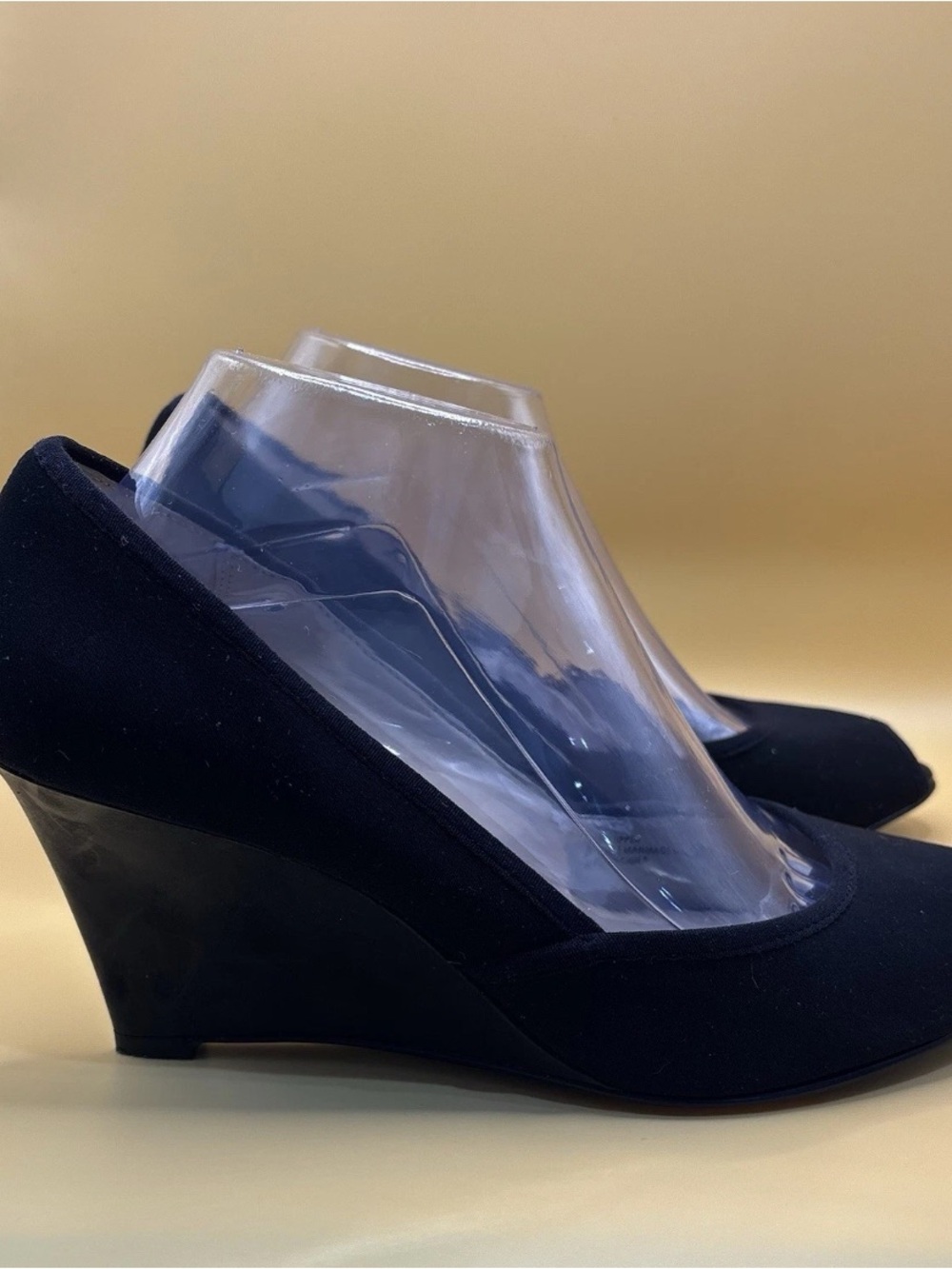 Ellen Tracy Wedge Pumps Womens 8.5 Black Peep Toe Stretch Fabric Career Shoes - Picture 2 of 11